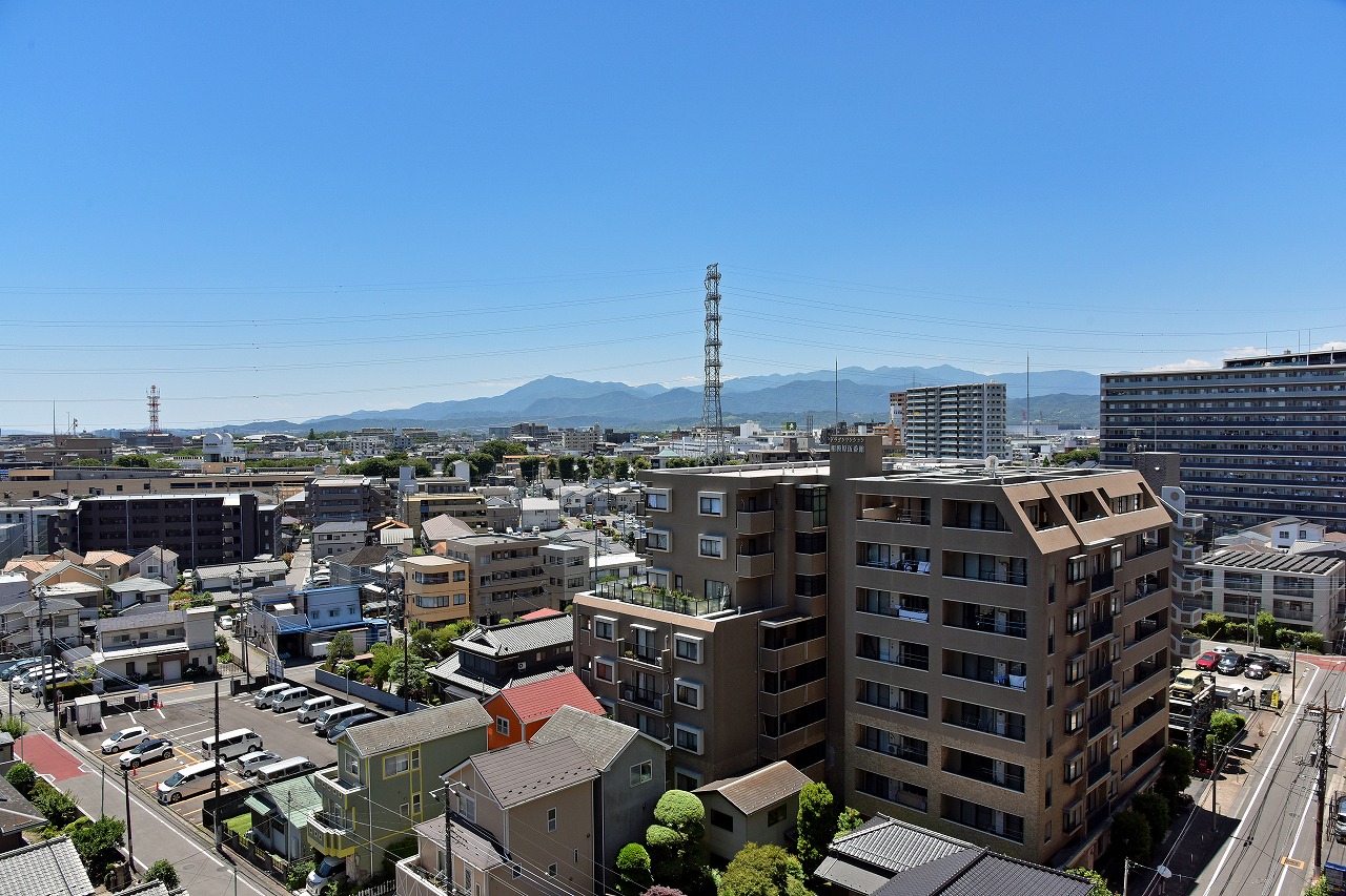 【住戸からの眺望】南向きにつき、陽当り良好な住戸です。目の前を遮る高い建物はございません。※眺望は将来に渡って保証するものではありません。
