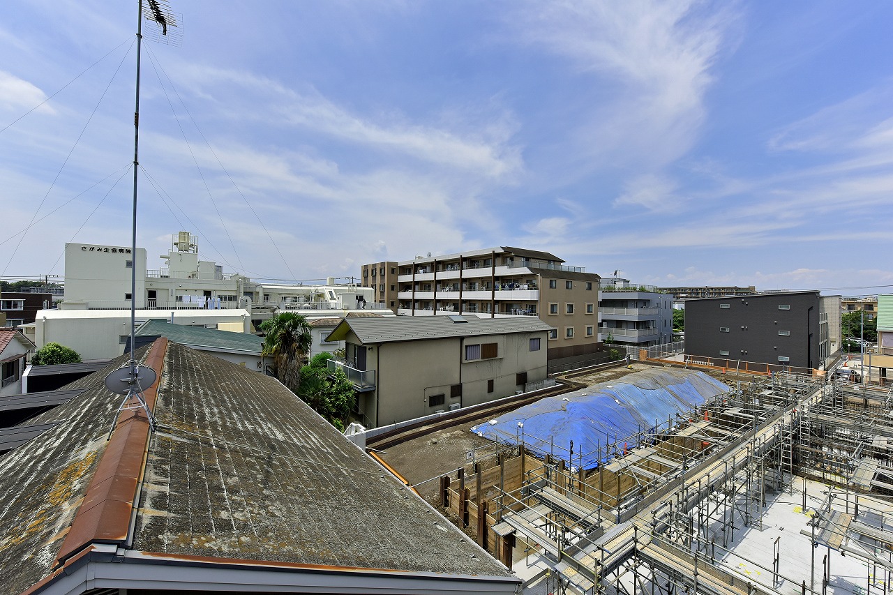 【住戸からの眺望写真】4階部分からの眺望です。家事や仕事の合間に、景色を眺めながら気軽にリフレッシュできそうです。※眺望は将来に渡って保証するものではありません。