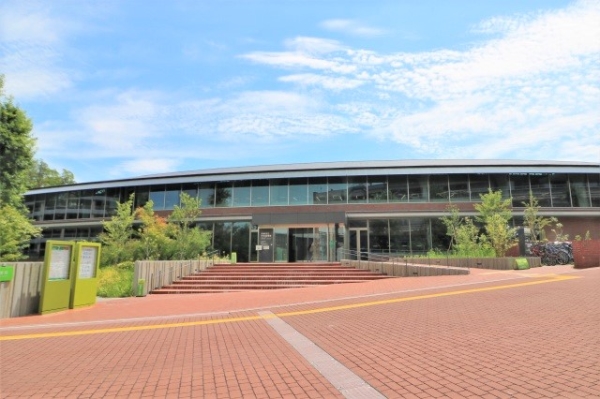 多摩多摩市立中央図書館