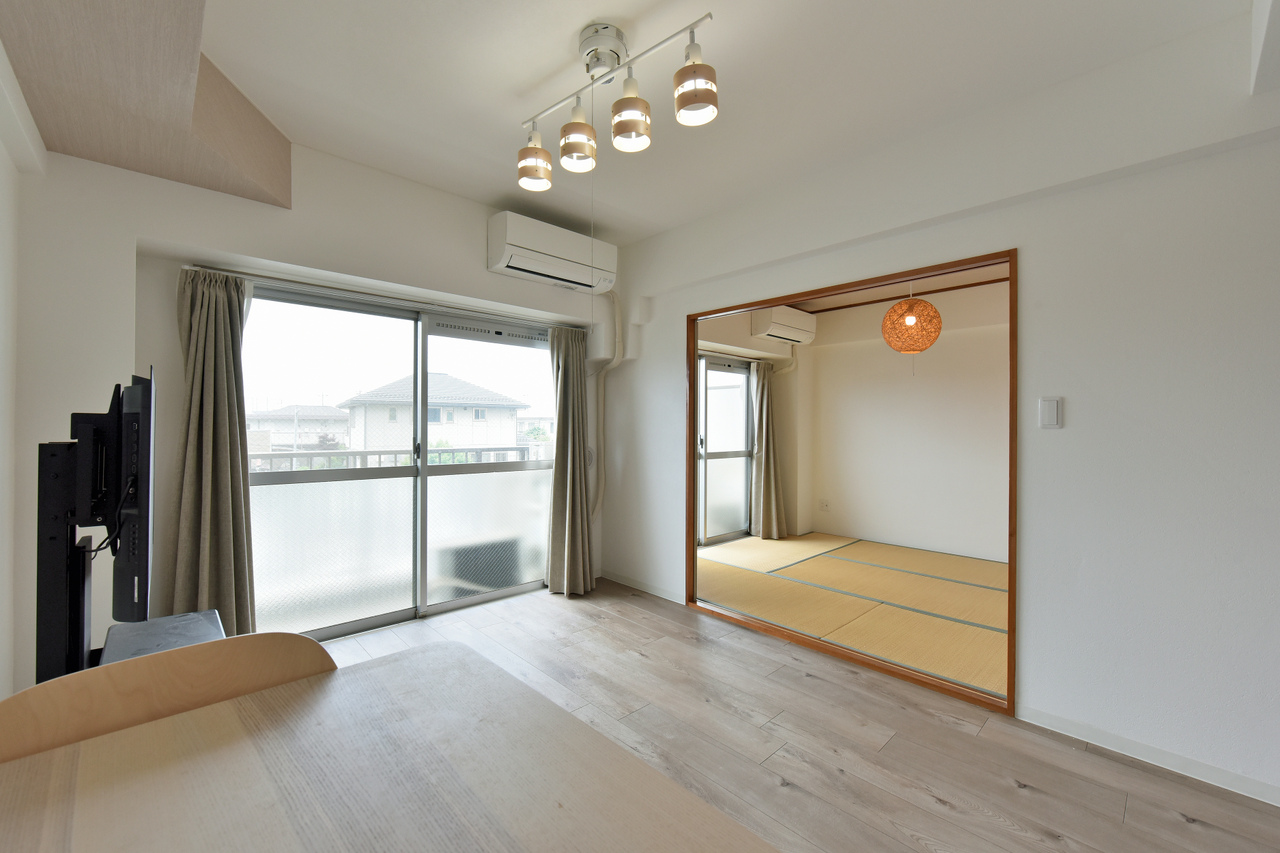 【エクレール第3相模原】鉄筋コンクリート造7階建2階部分。第一種住居地域に位置しています。2023年8月に内装リフォームが実施されています。