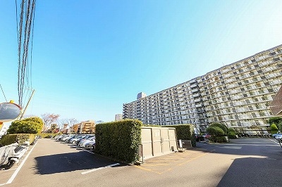 外観　駐車場