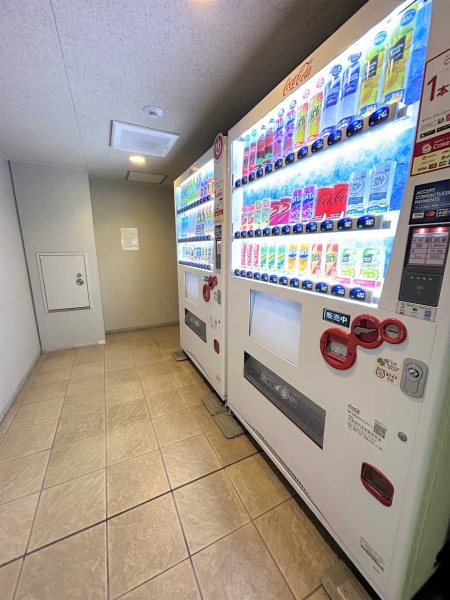 敷地内のベンダーコーナー
