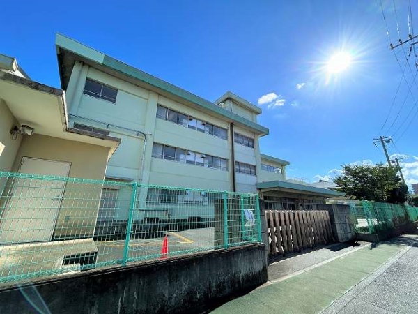 市立厚木小学校　徒歩2分