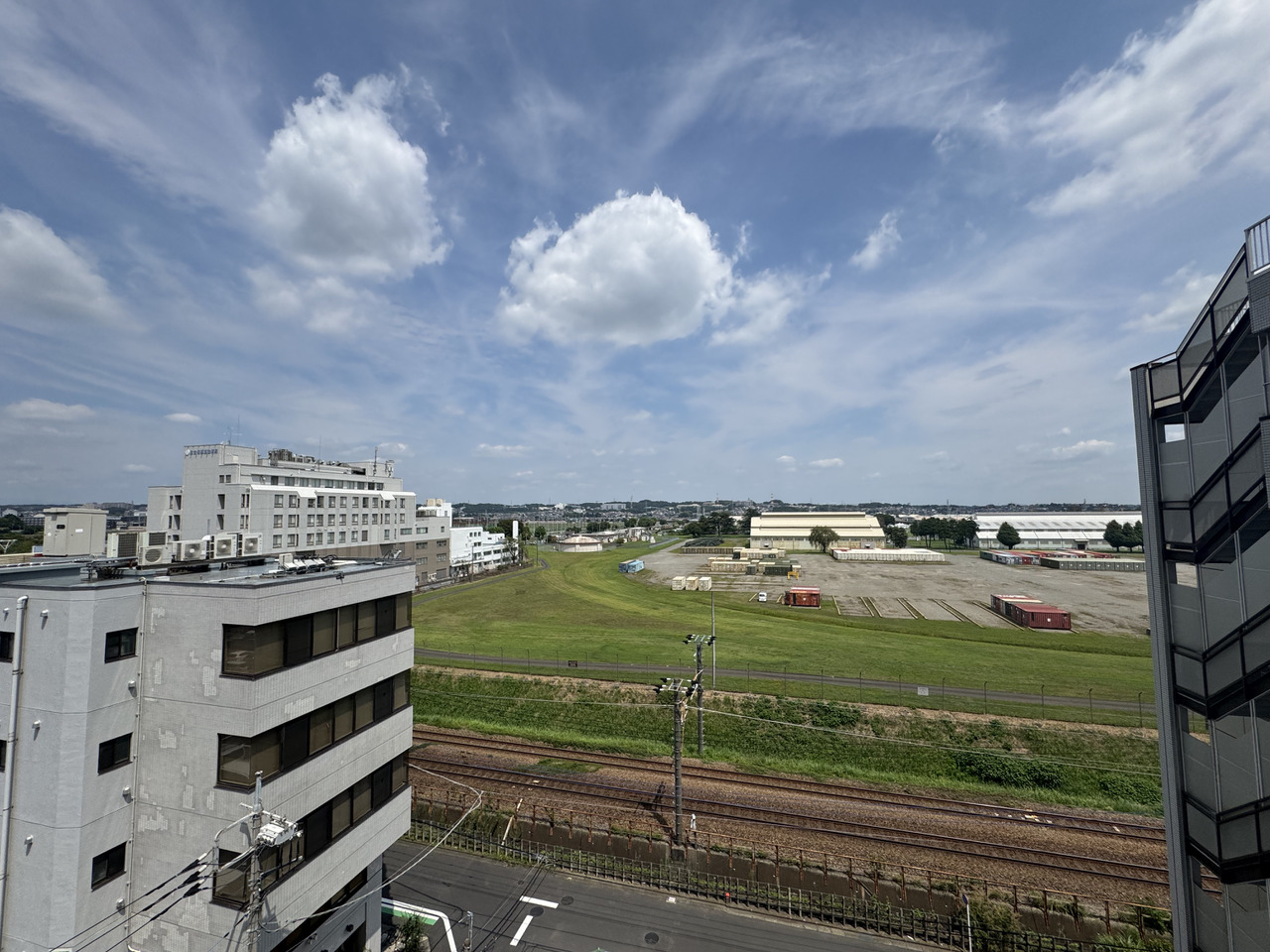 【住戸からの眺望写真】晴れた日は青空を望み、リフレッシュできそうです。※眺望は将来にわたって保証するものではありません。