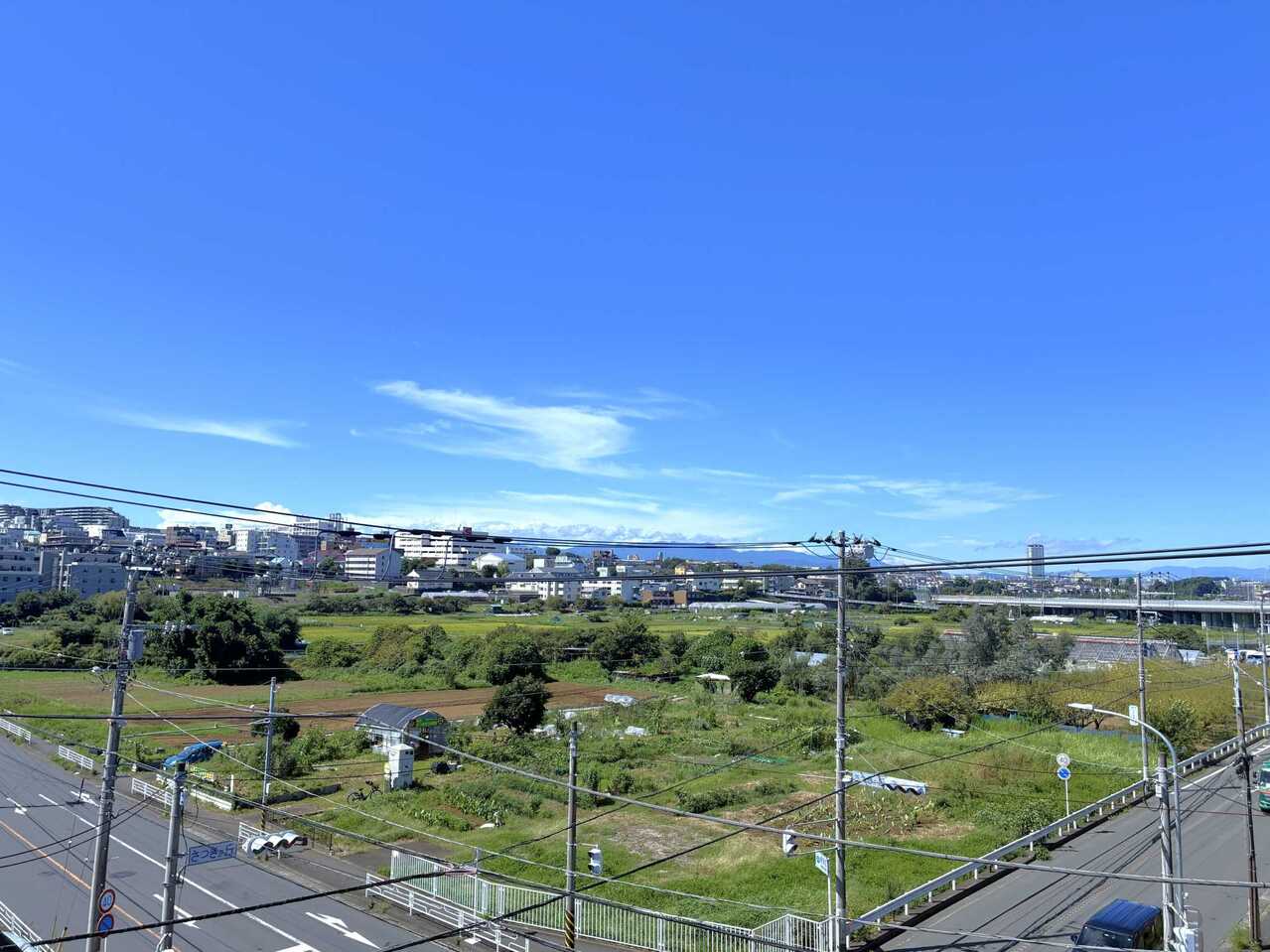 【住戸からの眺望写真】最上階の住まいです。天気の良い日には爽やかな青空を望めます。※眺望は将来にわたって保証するものではありません。