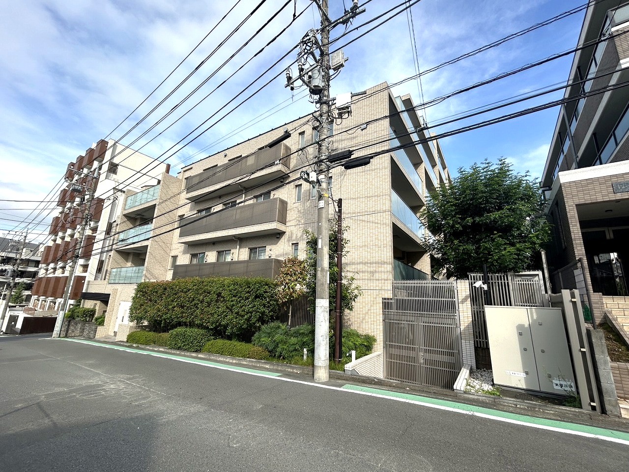 【現地外観写真】幼稚園、小中学校が徒歩13分圏内に点在しています。子育て世帯にもおすすめの住環境です。