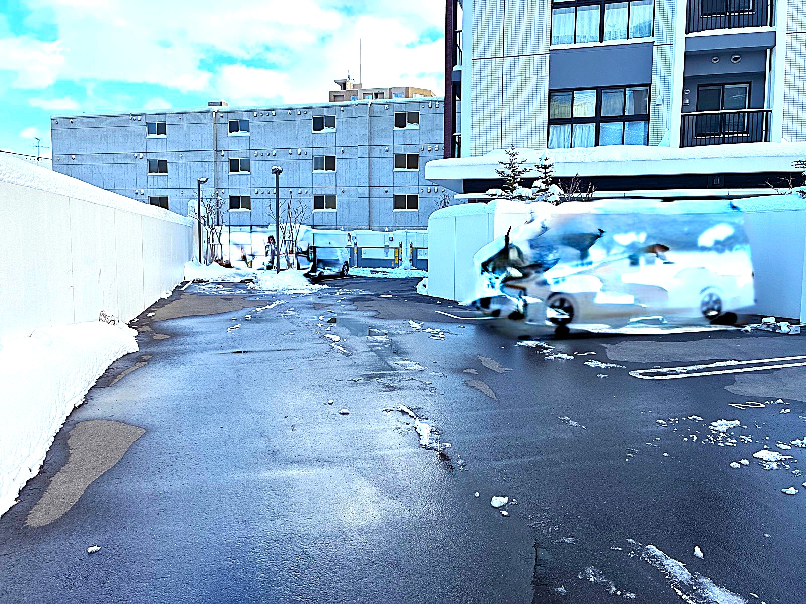 駐車場（現在空きはありません）（画像は一部加工しています）