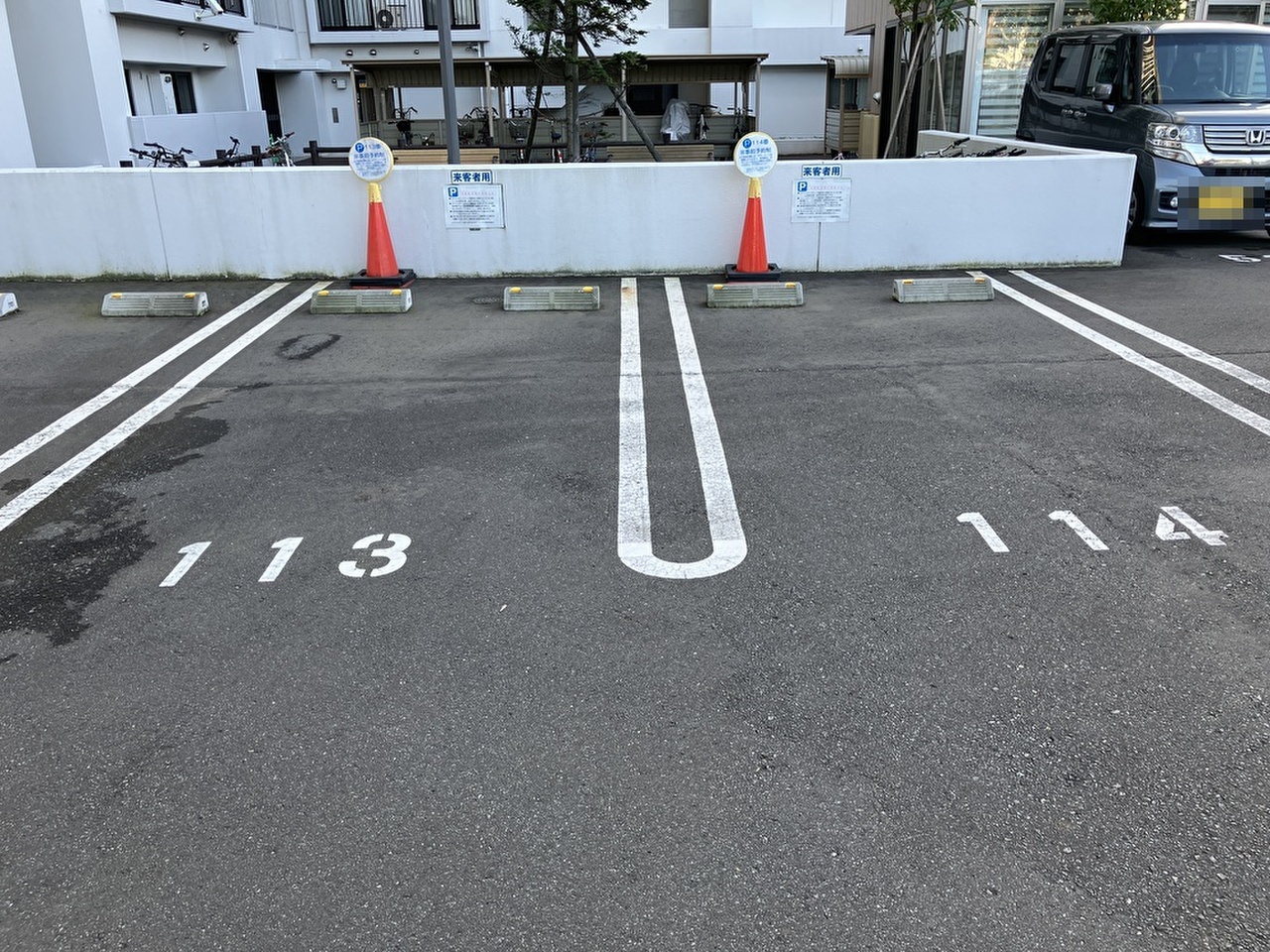 2台の来客用駐車場があります