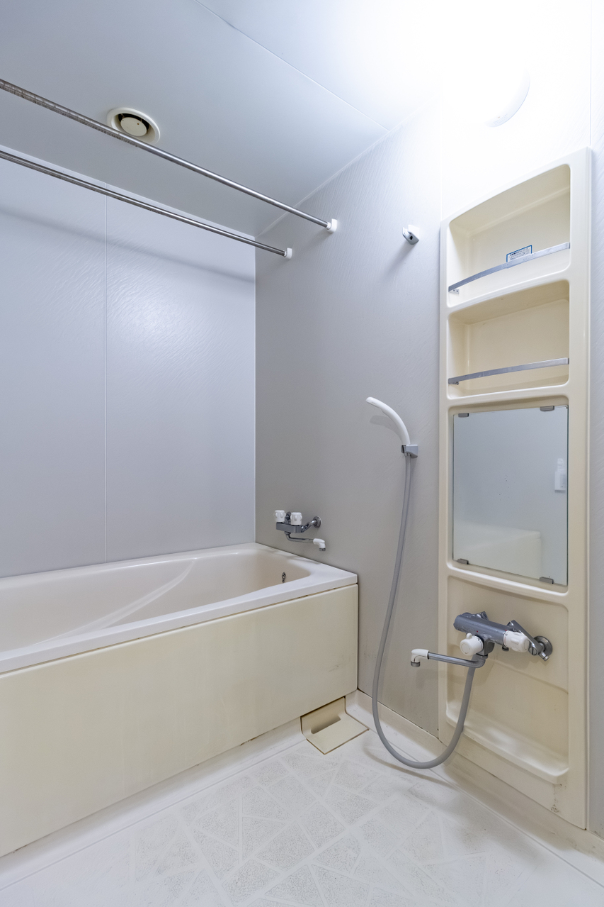 追い炊き、保温機能付きの浴室です。疲れて帰ってきたときに重宝する機能です。