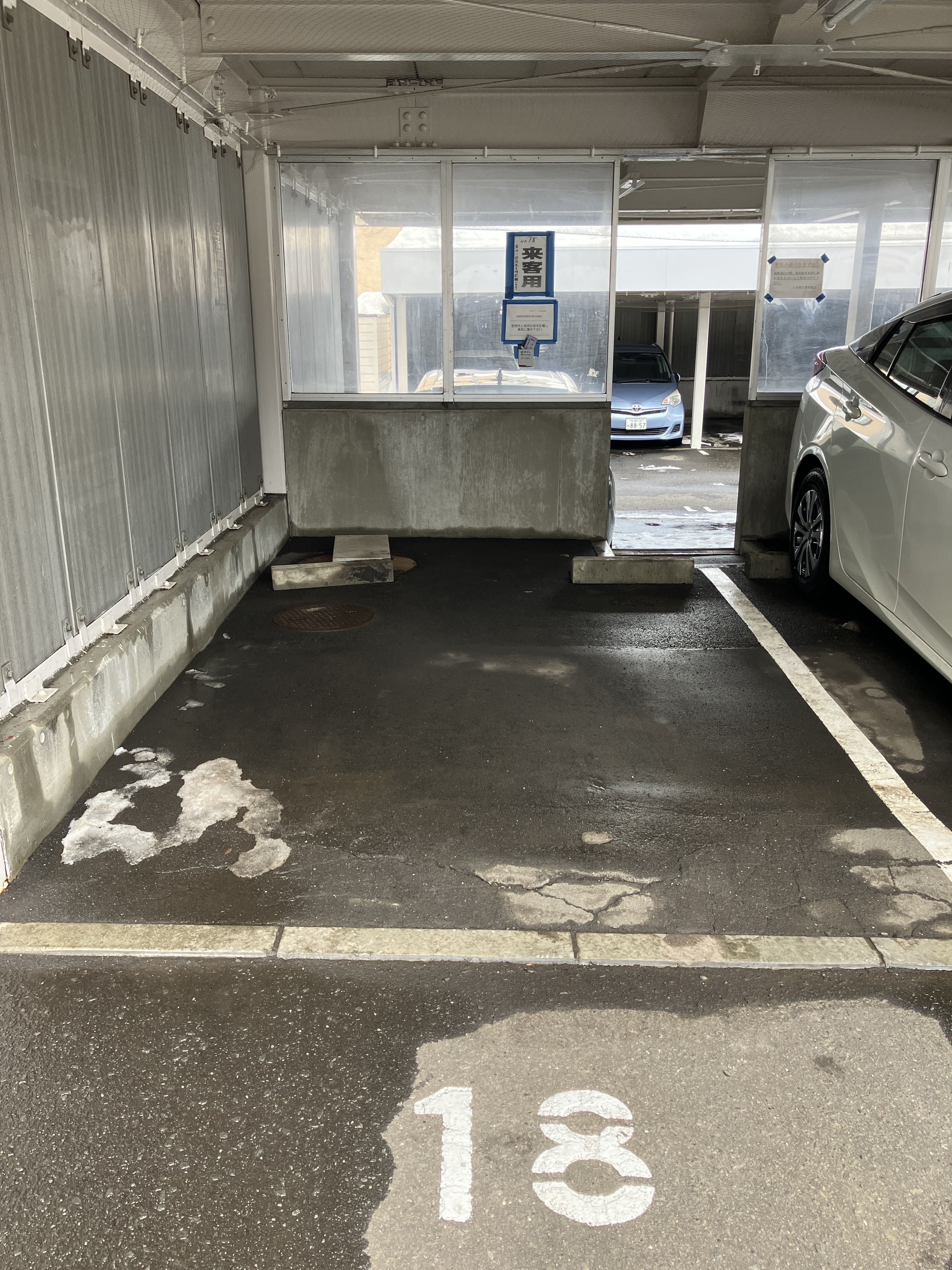 来客用駐車場完備です。来客時に使用することができますので、重宝します。