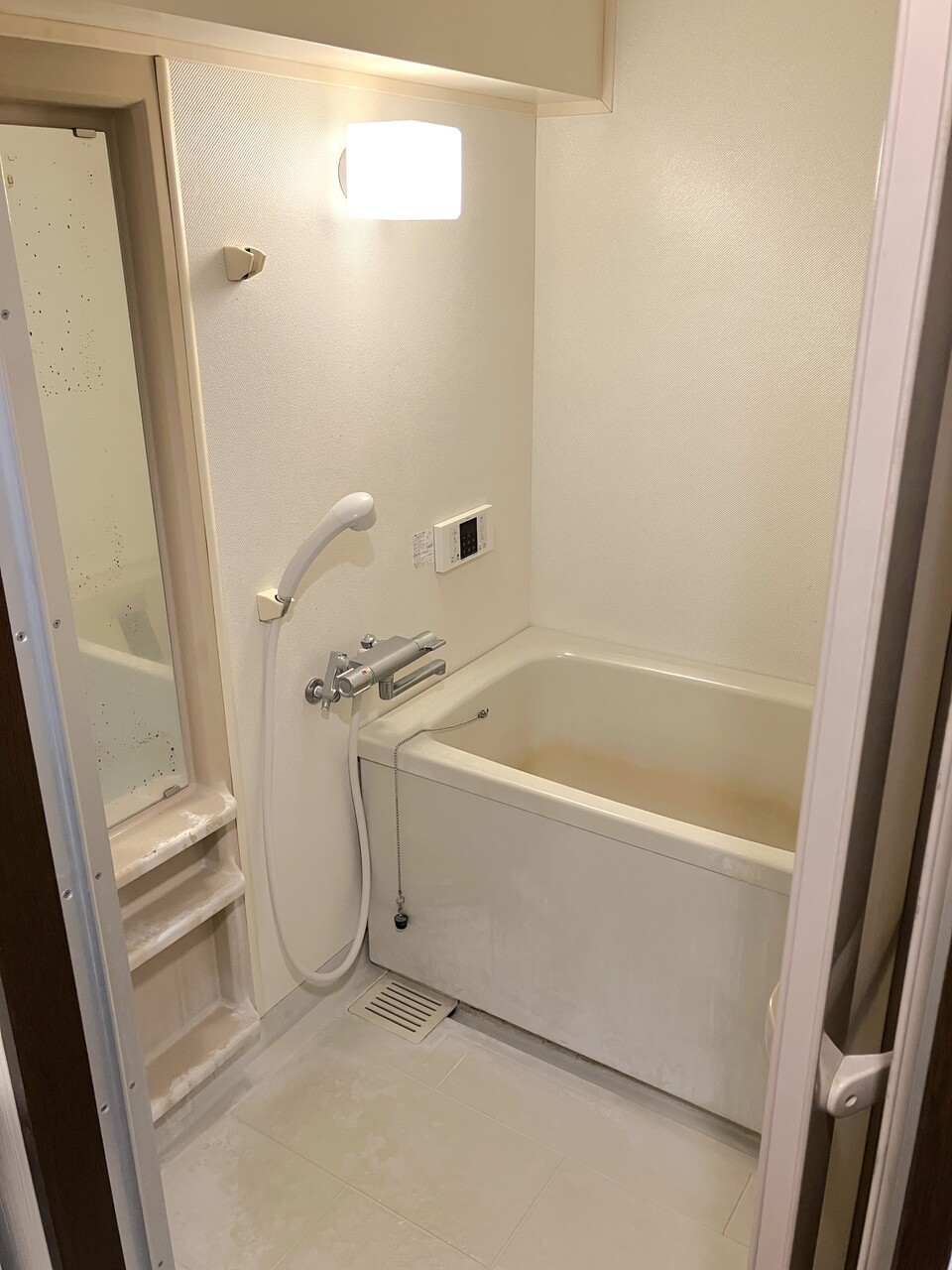 追い炊き機能付きの浴室です。忙しい日常で疲れた体を癒すための重宝する機能です。