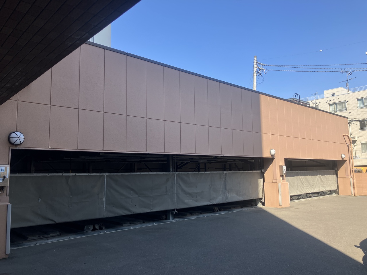 機械式駐車場の駐車可能サイズは全長5000㎜、全幅1850㎜、全高1550㎜、重量2tまでです