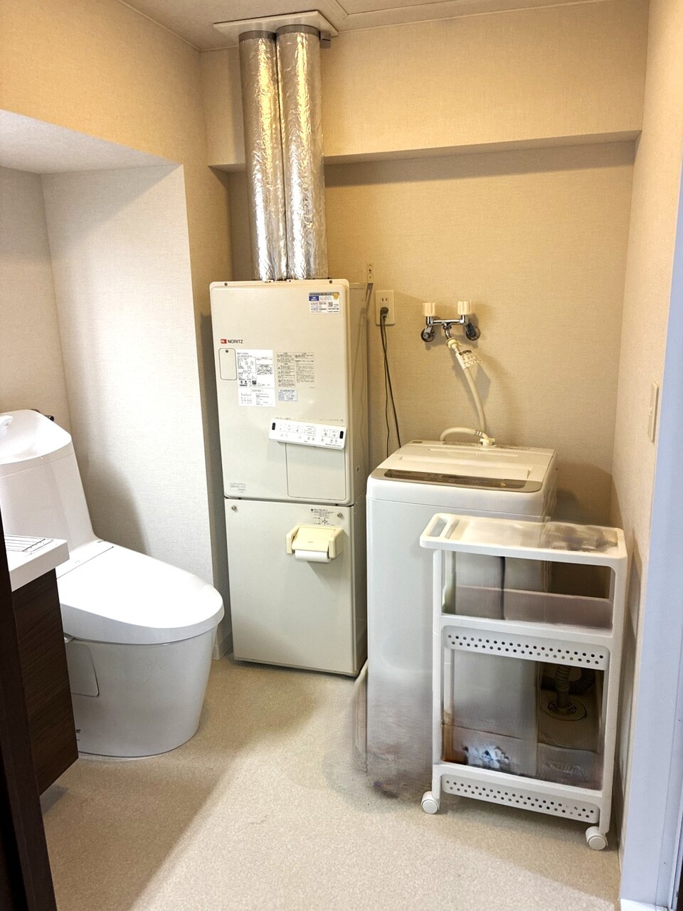 洗面室の床も2024年7月に交換しています