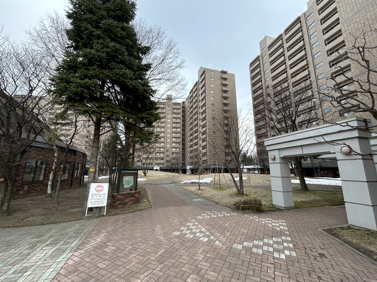 全3棟からなるロイヤルコートさっぽろシティは計350戸の大規模マンションです。