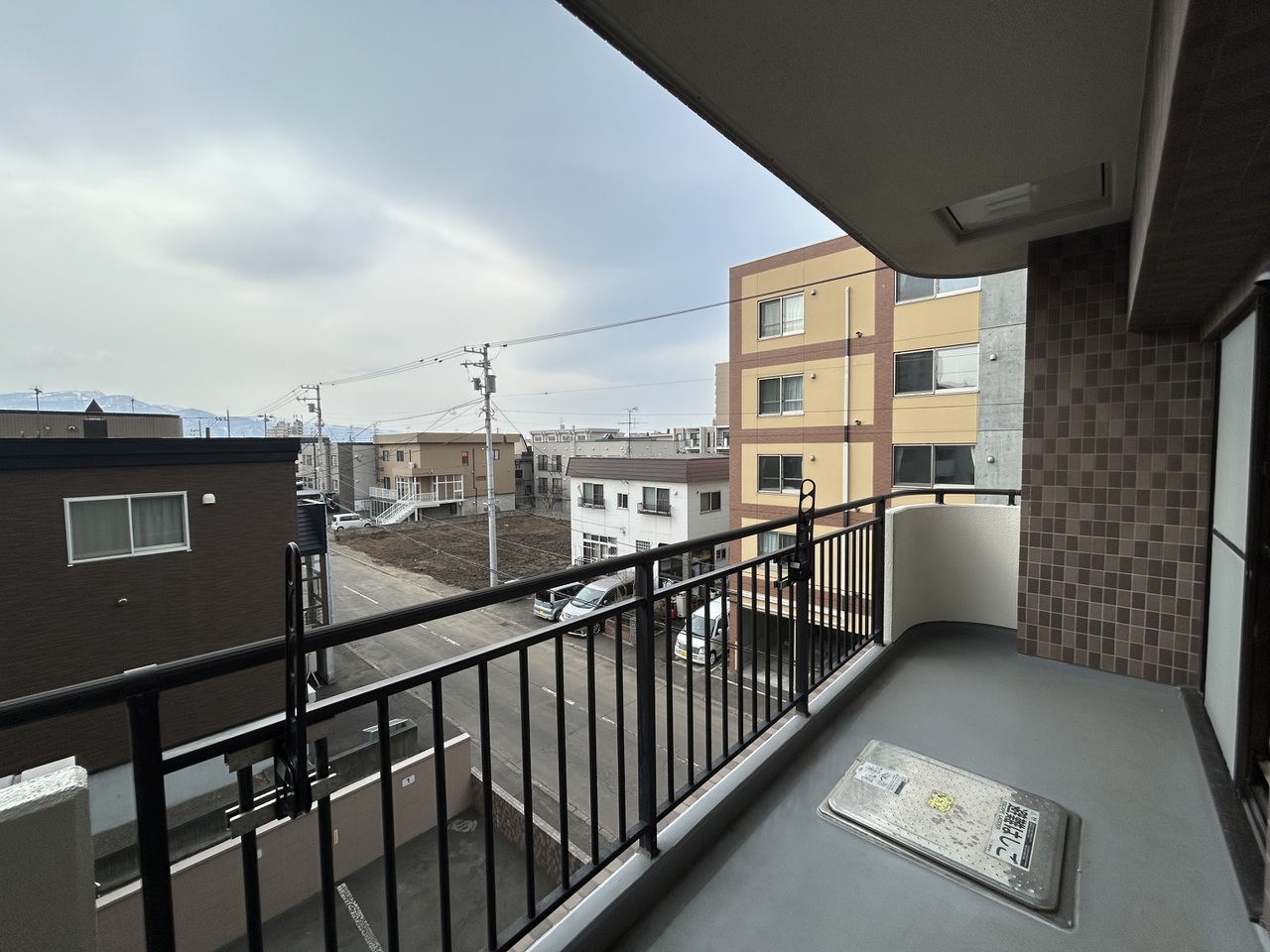 住戸西側のバルコニーです。