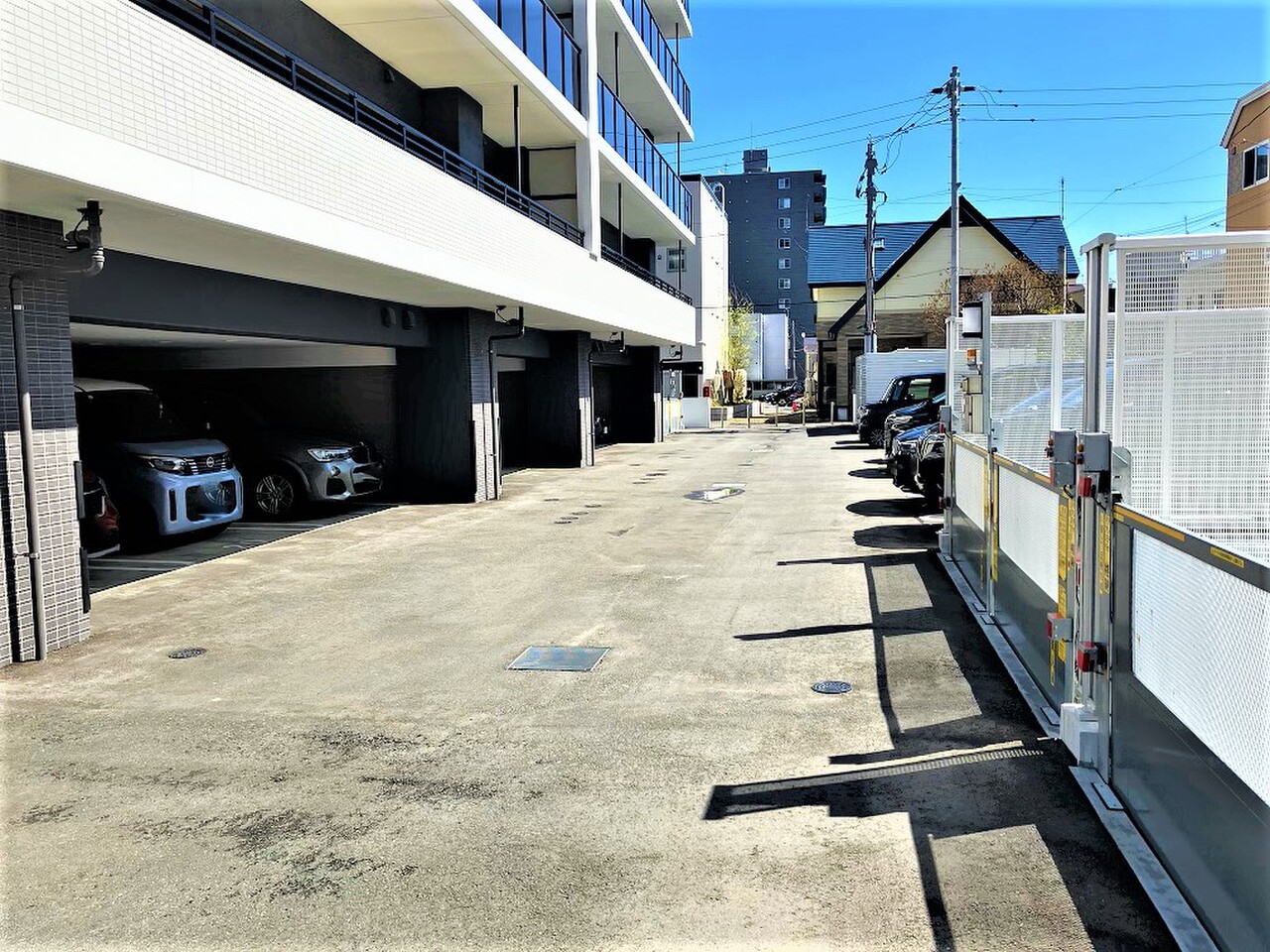 屋内・屋外駐車場（現在空きはありません）