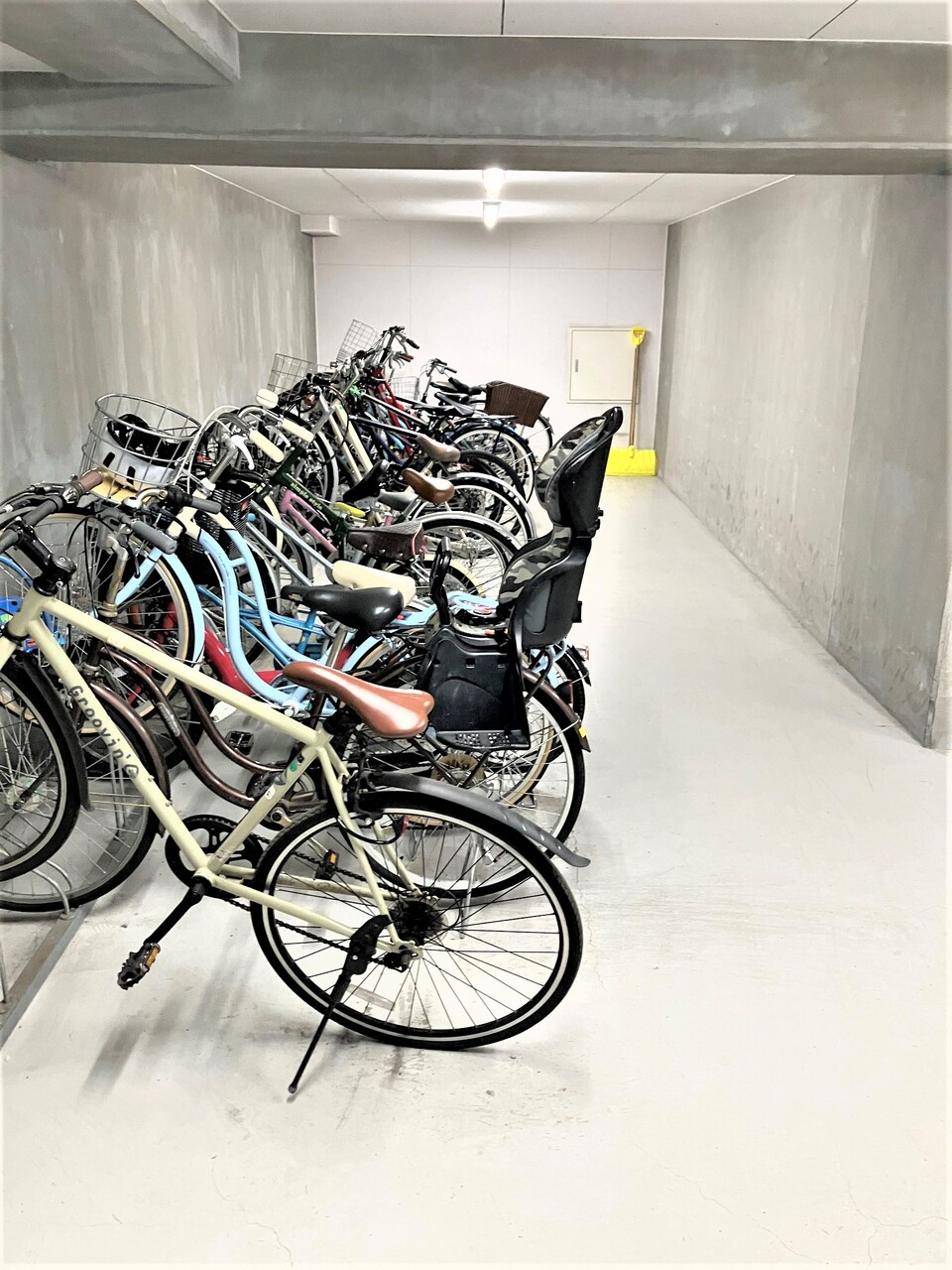 冬や雨の日にうれしい屋内駐輪場