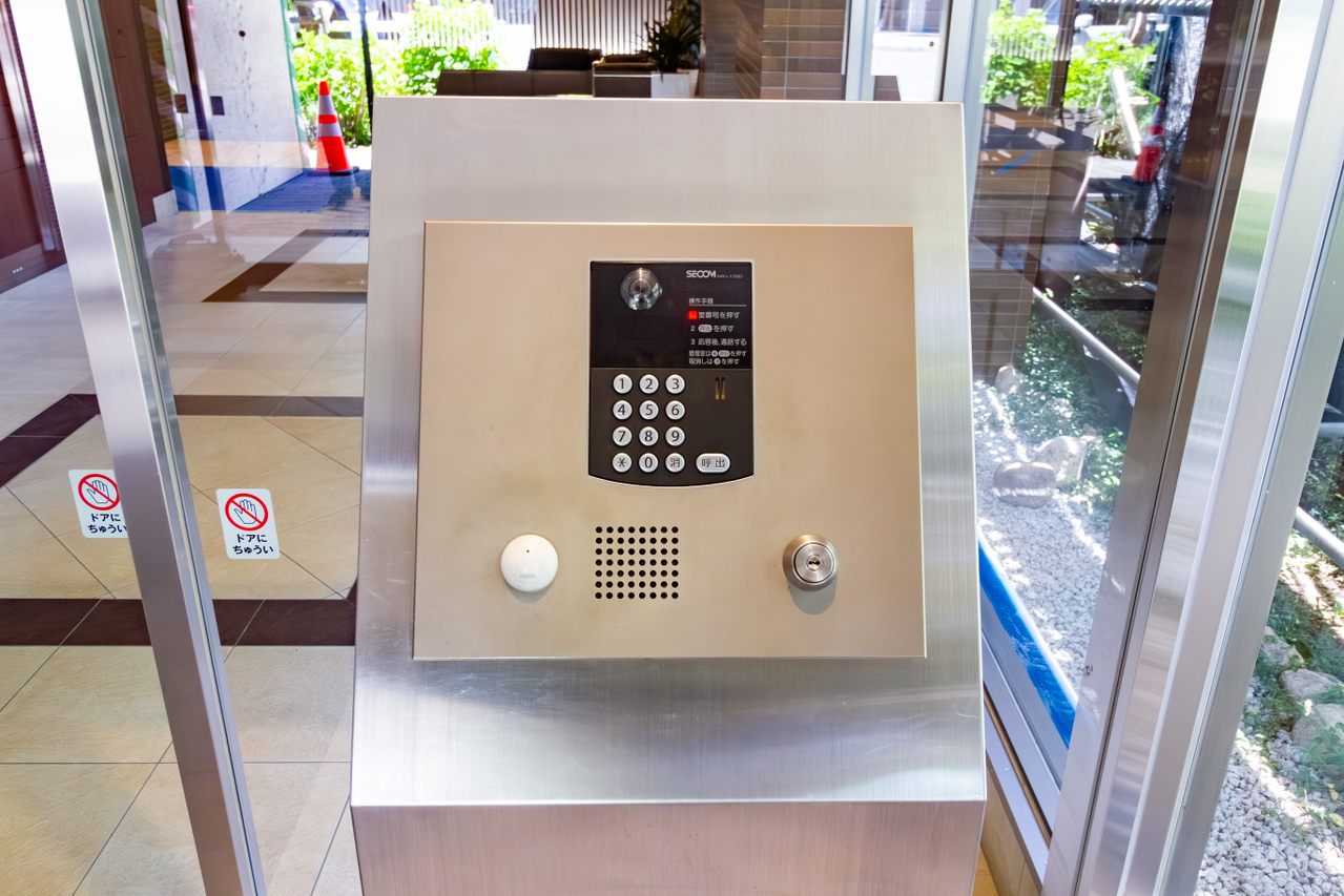 オートロック完備で防犯面でも安心です。