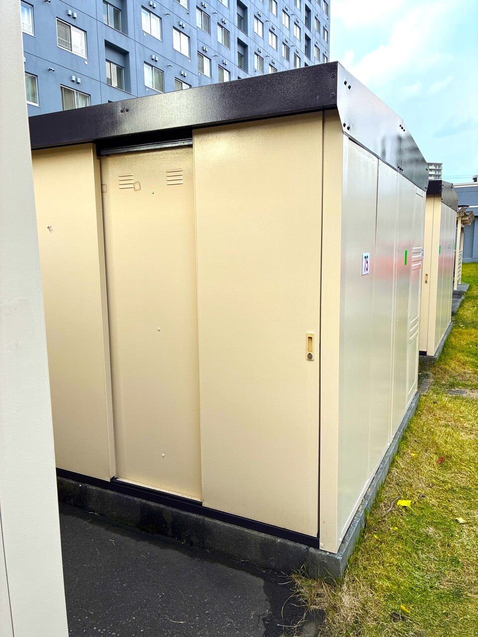 敷地内には全室分のトランクルームを設置しています