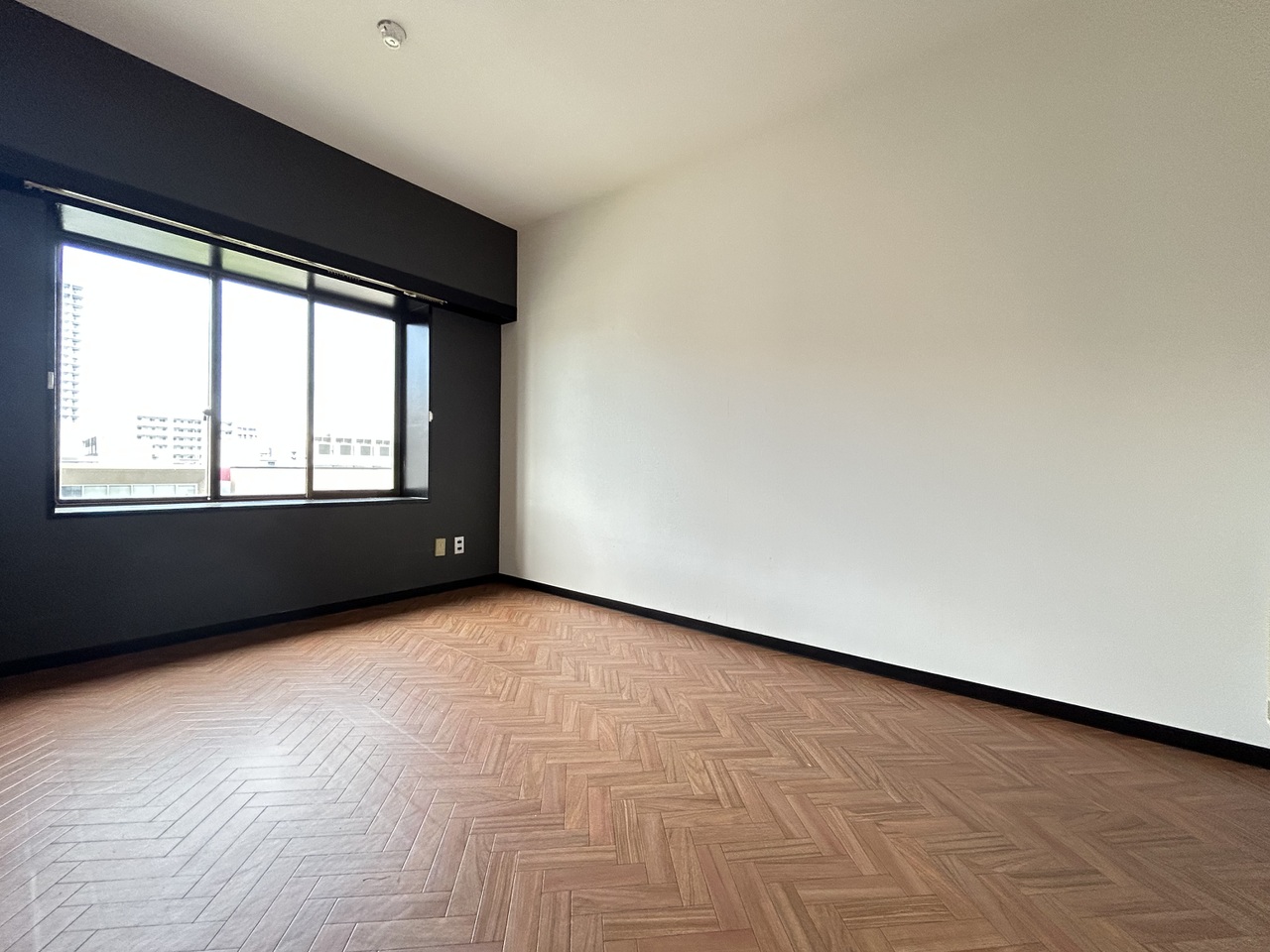 約5.5帖のワンルームタイプのお部屋です