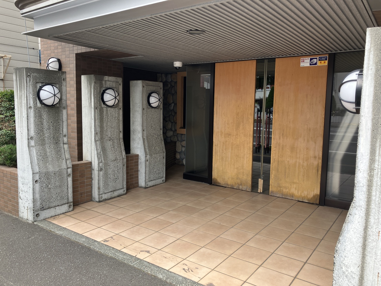 樽川通に面するエントランスです