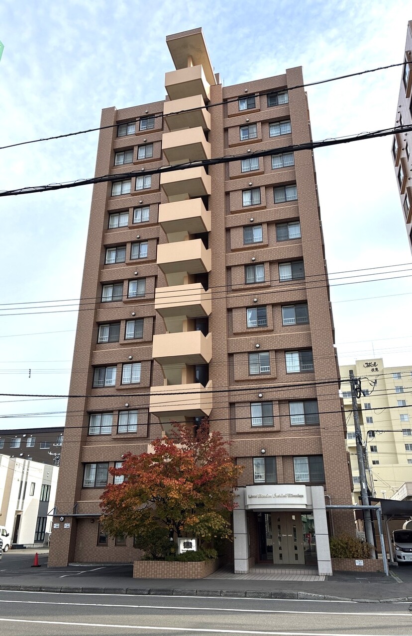 2026年12月　内装フルリフォーム完成予定！11階建ての9階、専有面積約80.06㎡の3LDK、南西・南東角住戸です