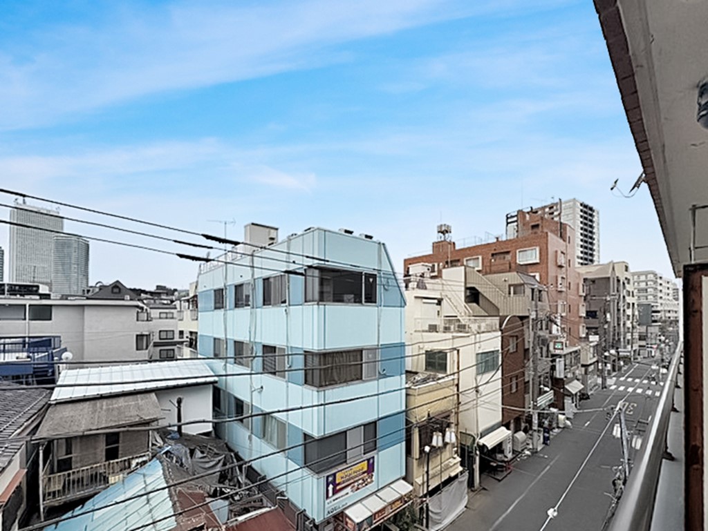 【住戸からの眺望写真】目の前の視界を遮る大きな建物が隣接していないため、ゆったりとした眺望を楽しむことができます。※眺望は将来に渡って保証されるものではありません。