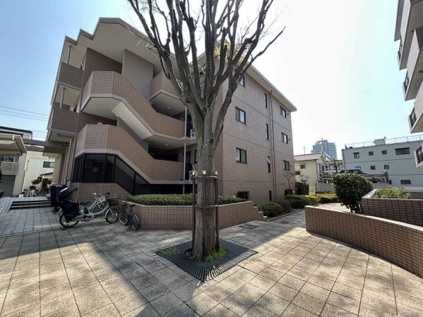 居住者様で賑わう中庭（パティオ）付き