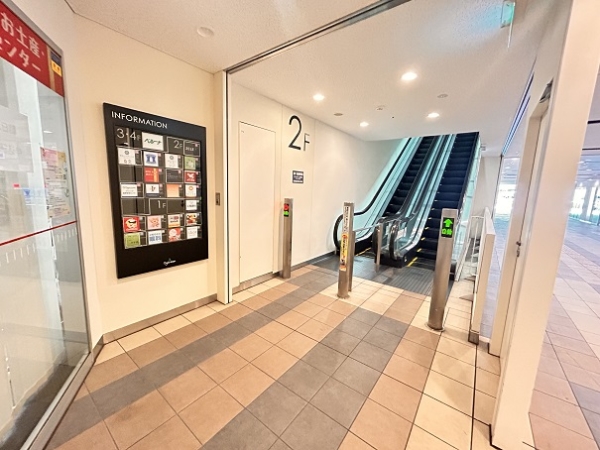 マンション専用エスカレーター