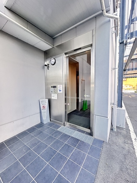 １階サブエントランス