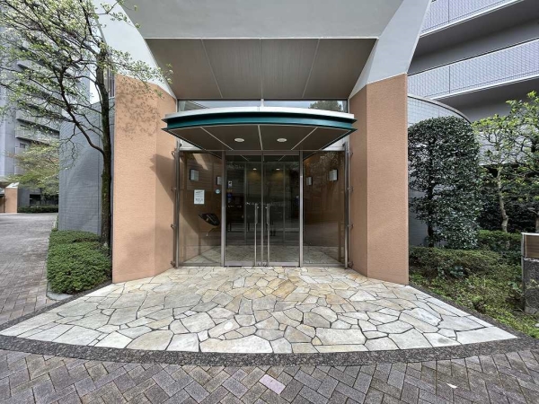 三番館エントランス