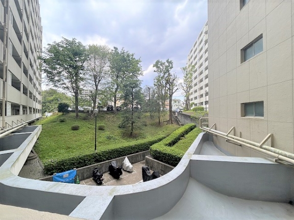 マンション敷地内