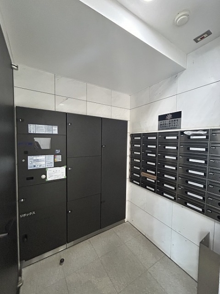 宅配ロッカー完備