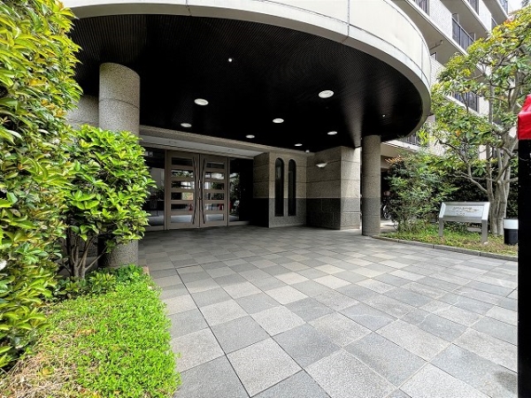 緑豊かなエントランス