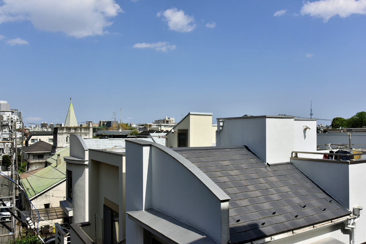 【眺望】天気の良い日には気持ちの良い青空を望むことができ、仕事や家事の合間に、景色を眺めながらほっと一息リフレッシュできそうです。※眺望は将来に渡って保証するものではありません。