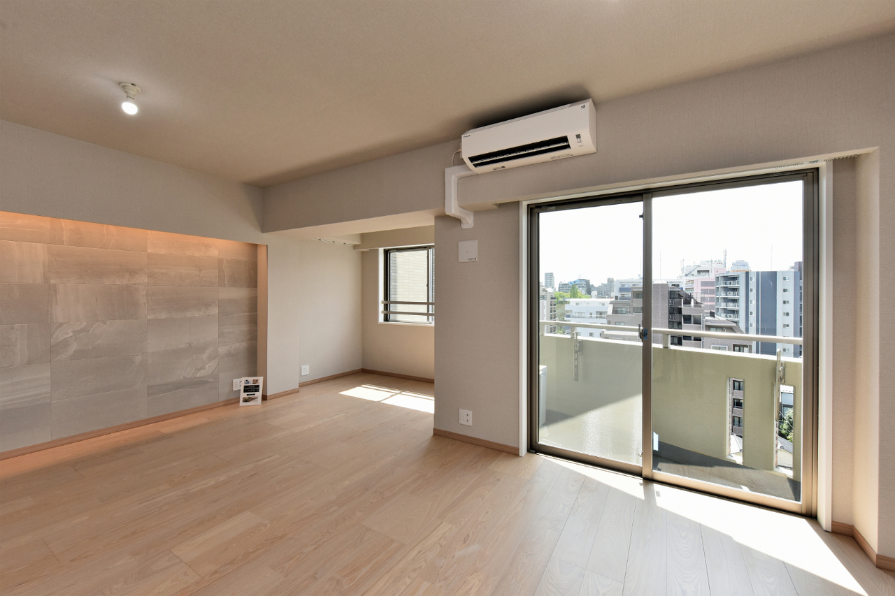 【LDK】2026年4月にエアコン設置済みのため、初期費用を抑えることができます。暑い夏は涼しいお部屋で、快適にお過ごしいただけます。