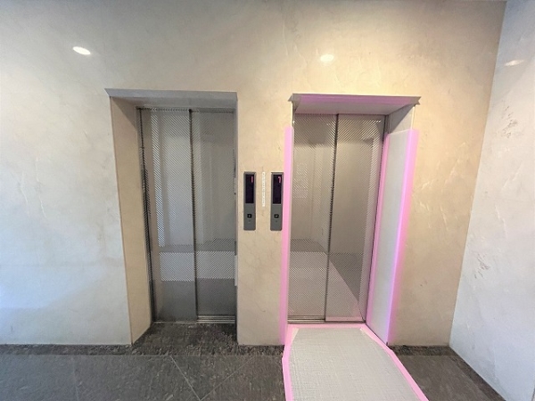 エレベーター２基