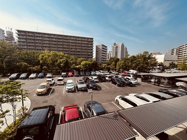 敷地内　平面駐車場
