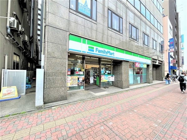 ファミリーマート巣鴨1丁目店まで徒歩7分（約500ｍ）