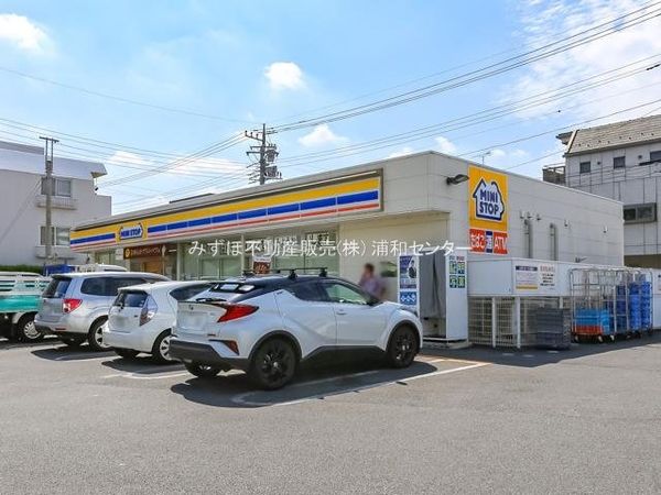 ミニストップ 蕨中央２丁目店 約130m
