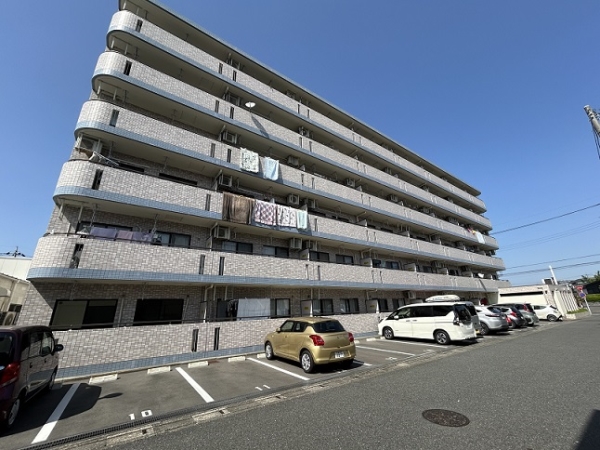 別角度からの外観です