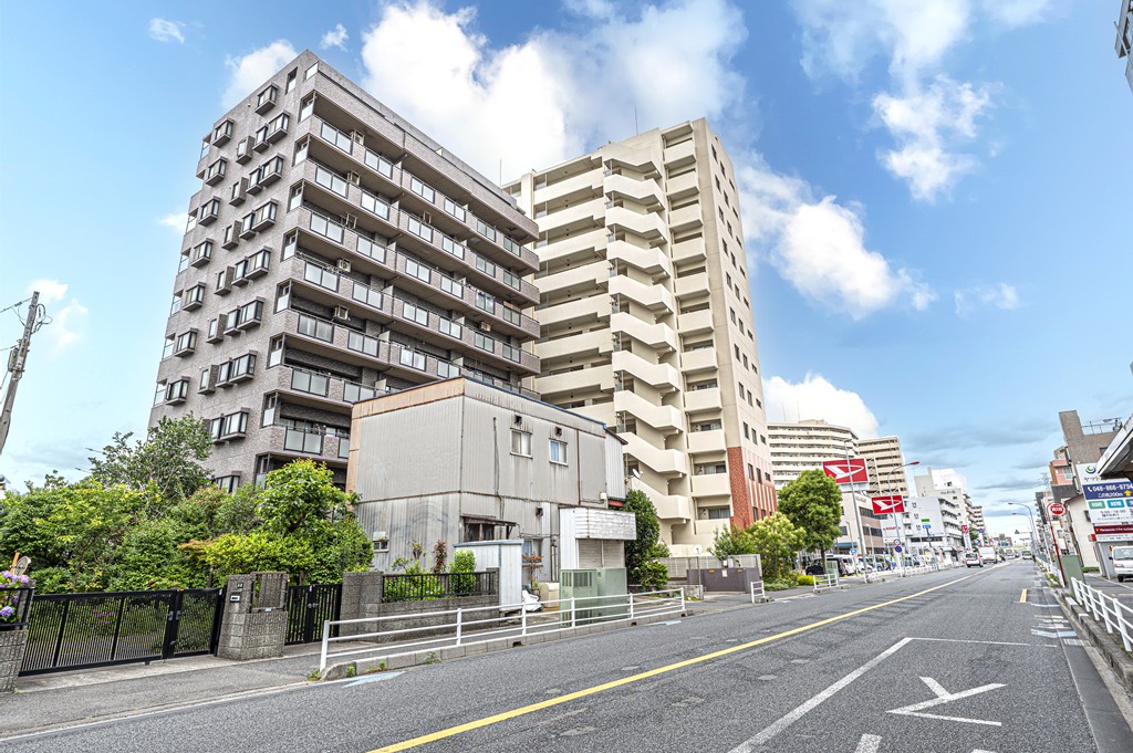 【レーベンハイム武蔵浦和弐番館】埼京線・JR武蔵野線「武蔵浦和」駅徒歩11分。最上階角住戸の4LDK。小中学校が徒歩10分圏内です。