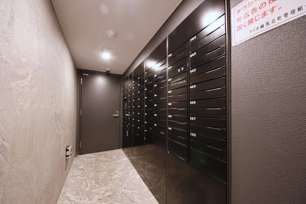 【宅配ボックス】不在時でも荷物を受け取れる宅配ボックス付き。ネットショッピングや宅配便を、帰宅時間を気にせず利用でき、忙しい毎日をサポートしてくれます。