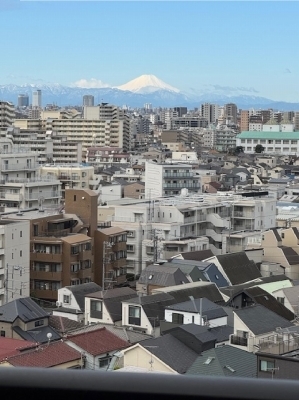 バルコニーから富士山が眺められます。（眺望による）