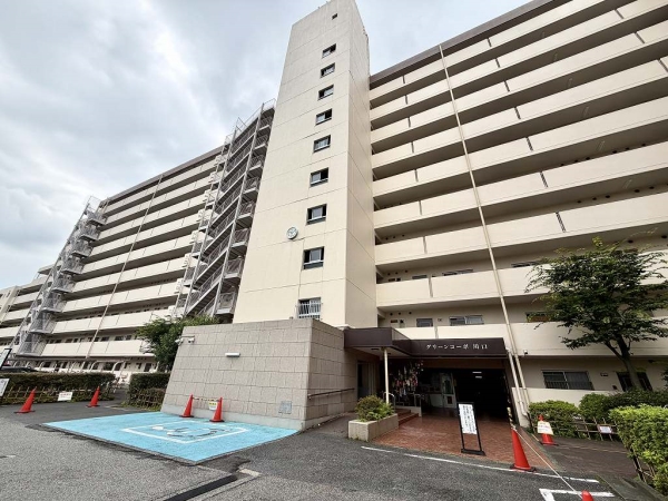 地上10階建・総戸数318戸のビッグコミュニティマンションです。