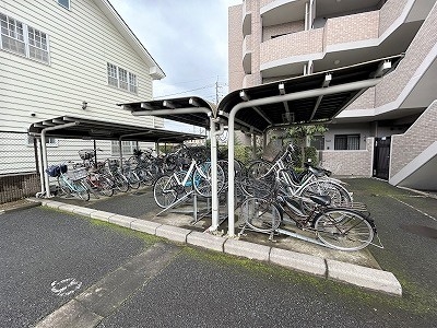 屋根付き駐輪場
