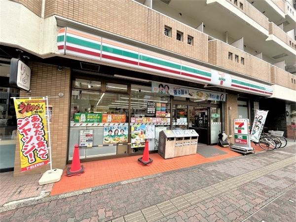 セブンイレブン豊島巣鴨1丁目店まで徒歩1分（約10ｍ）　