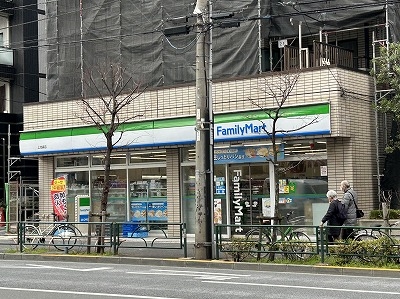ファミリーマート　上池袋店　徒歩3分