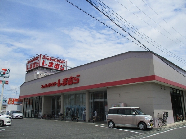 ファッションセンターしまむら新河岸幡店：約６４０ｍ