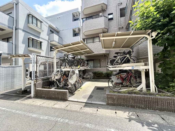 屋根付きの駐輪場